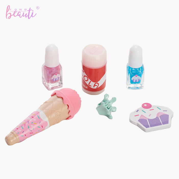 Children's eye shadow lip gloss set