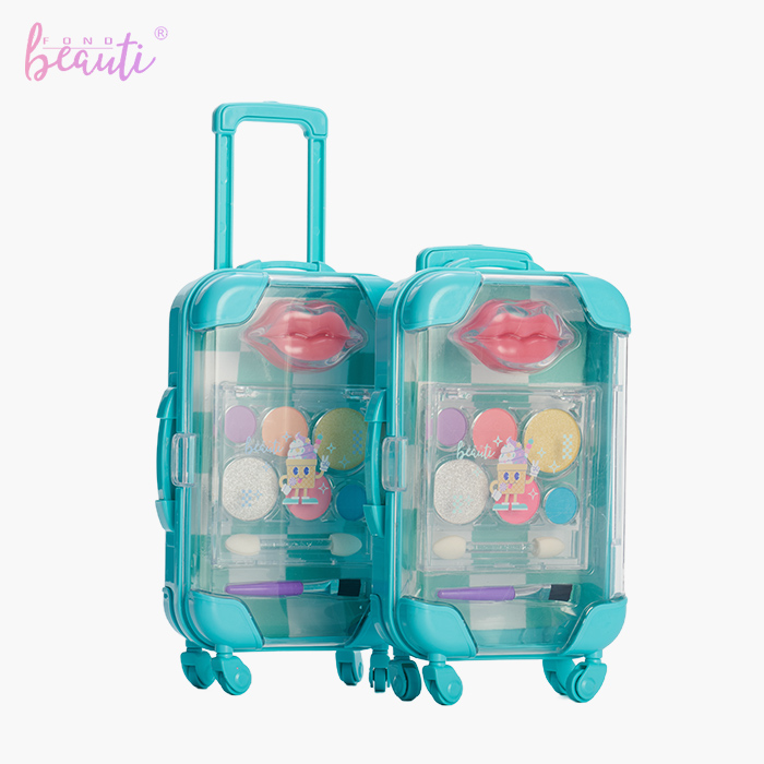 Children's eye shadow lip gloss set