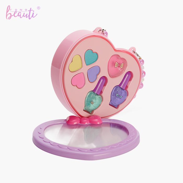Love plastic box - Cosmetics set
