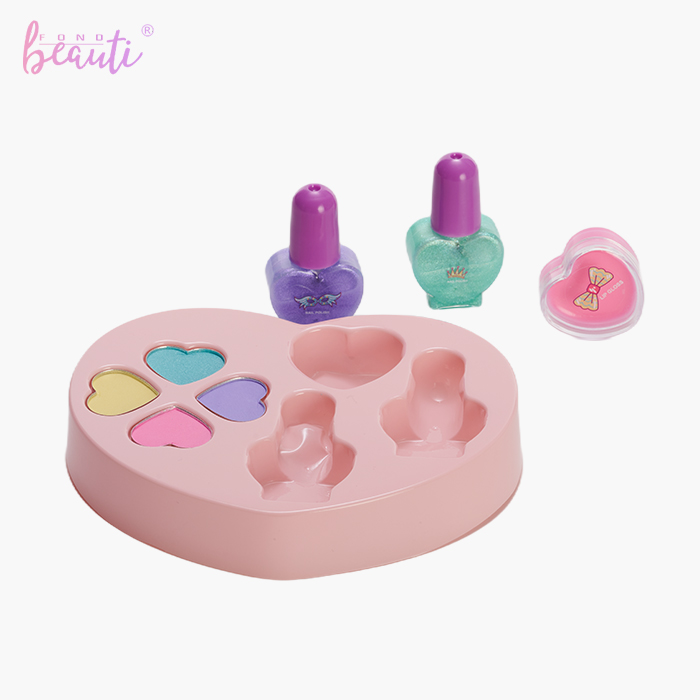 Love plastic box - Cosmetics set